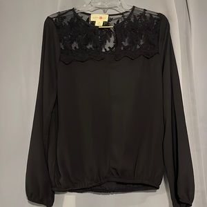 Black medium blouse long sleeve